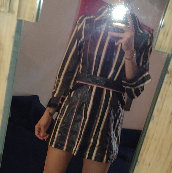 SOLD ♥️CHANEL 2007 Collection Rain Jacket - Picture 13 of 17